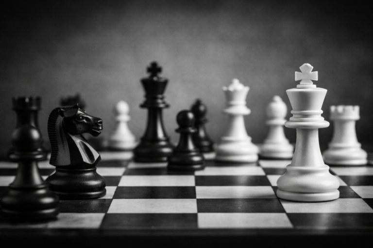 Estrategia e inteligencia artificial en la toma de decisiones organizacionales en El Salvador